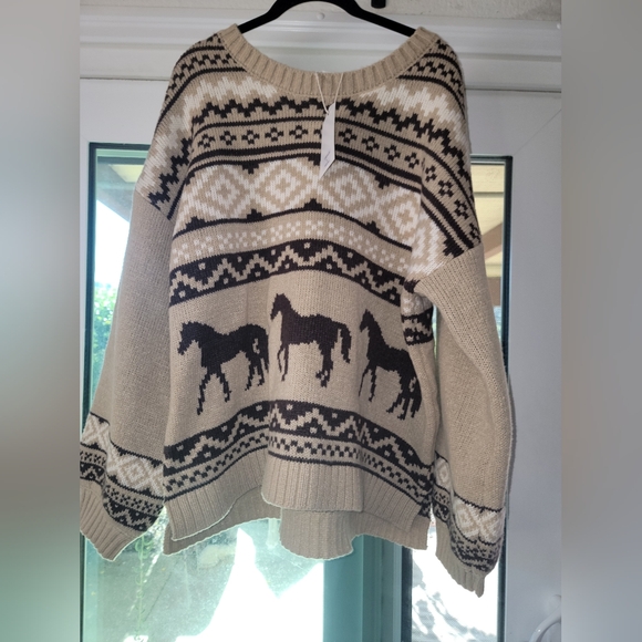 Horse Sweater 🐴 - Picture 5 of 7